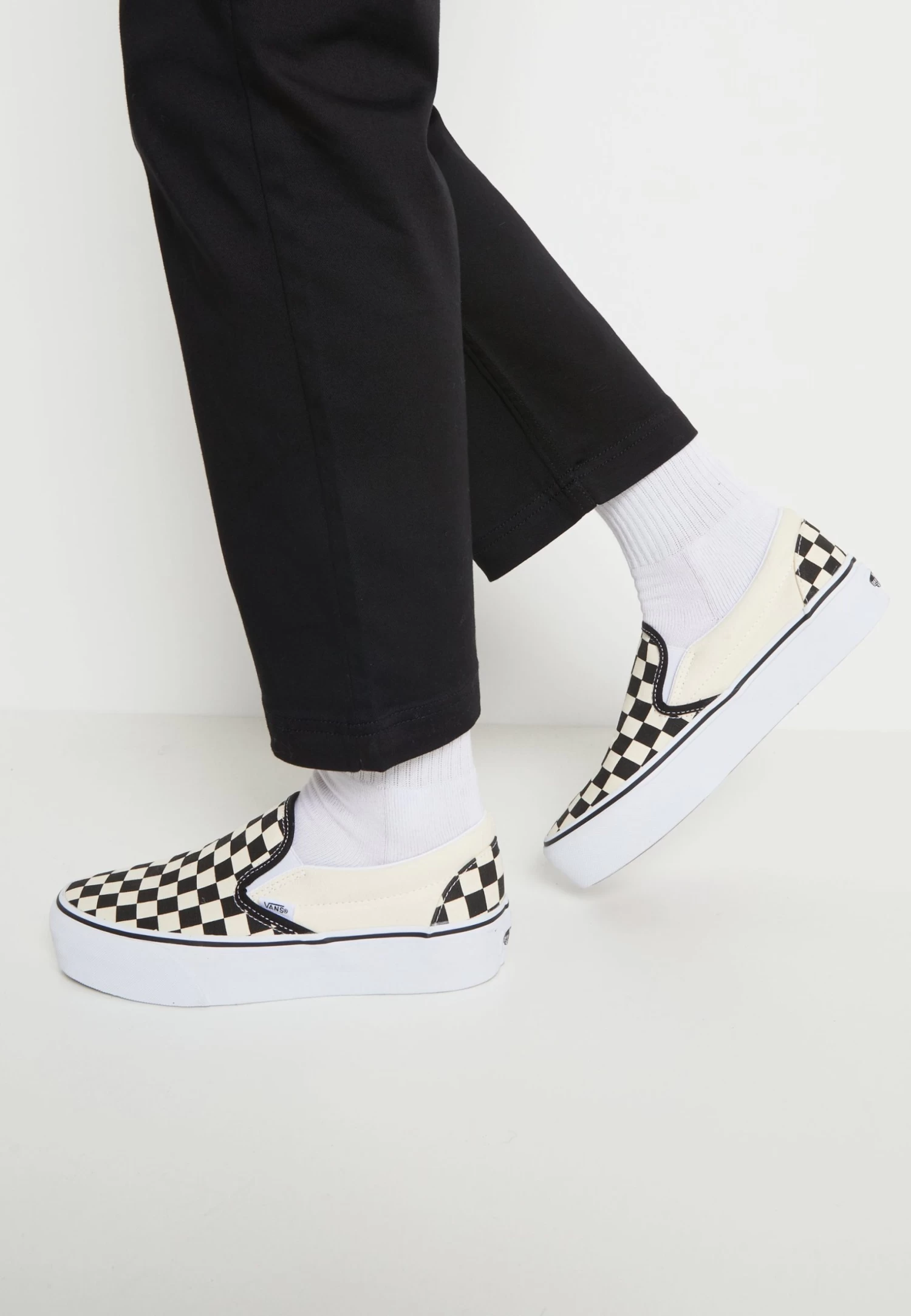 Vans Ua Classic Slip-On Platform - Instappers - Black/White 3 Vans Ua Classic Slip-On Platform - Instappers - Black/White - Afbeelding 3