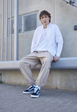 Vans Ua Old Skool Unisex - Sneakers Laag - Navy 12 Vans Ua Old Skool Unisex - Sneakers Laag - Navy -Kleding Verkoop 375e9f7142ff4395881f97bbaa5b4d3c