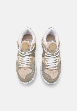 Vans Amzn Trailhead Unisex - Sneakers Laag - Rover French Oak 9 Vans Amzn Trailhead Unisex - Sneakers Laag - Rover French Oak -Kleding Verkoop 45c290568d3b476bac2641e131c9c18f