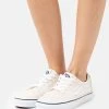 Vans Sk8-Low - Sneakers Laag - Classic White/True White
