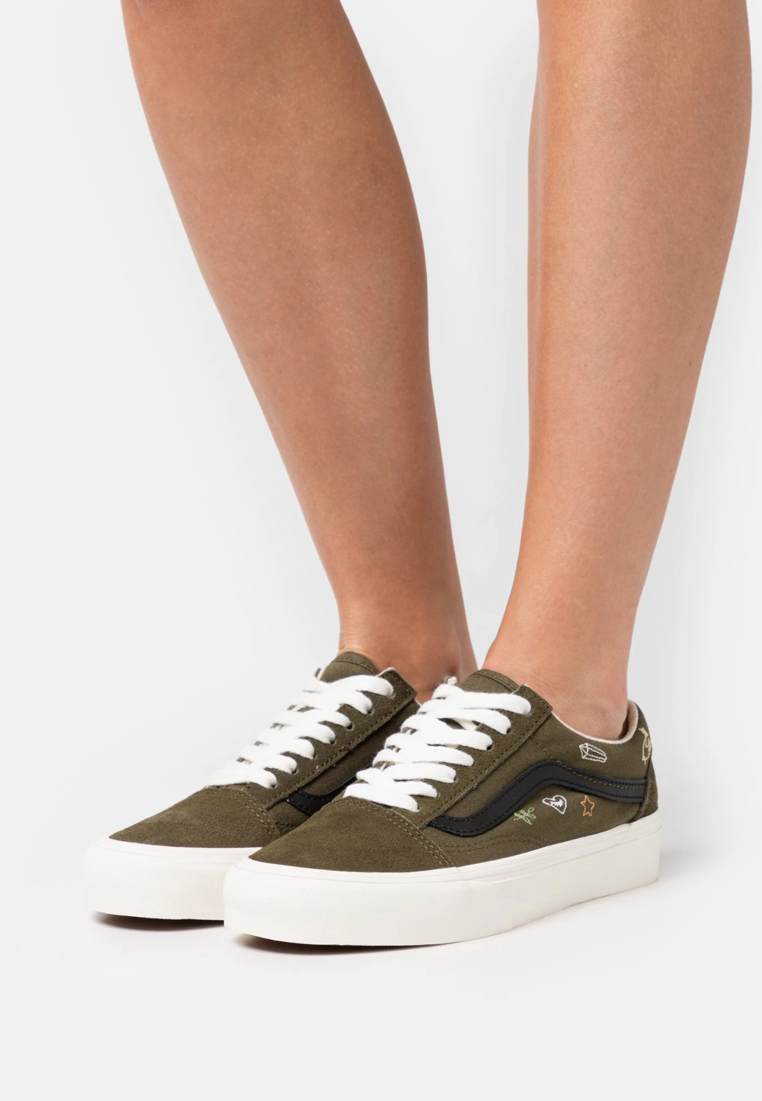 Vans Old Skool Vr3 Unisex - Sneakers Laag - Dark Olive 1 Vans Old Skool Vr3 Unisex - Sneakers Laag - Dark Olive