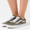 Vans Ua Old Skool - Sneakers Laag - Grape Leaf/True White