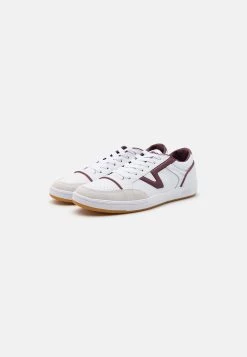 Vans Lowland Unisex - Sneakers Laag - True White/Port Royale -Kleding Verkoop b0730a9b2de34bf9b7b9f0124faf10cf