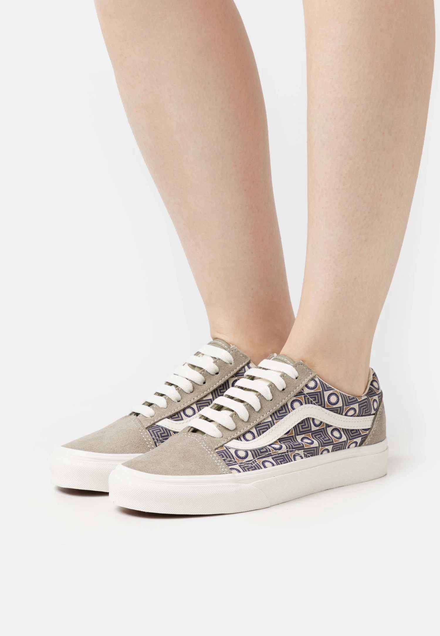 Vans Old Skool Unisex - Sneakers Laag - Geo Trek Olive 1 Vans Old Skool Unisex - Sneakers Laag - Geo Trek Olive