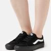 Vans Sk8 Low Unisex - Sneakers Laag - Contrast Black/White