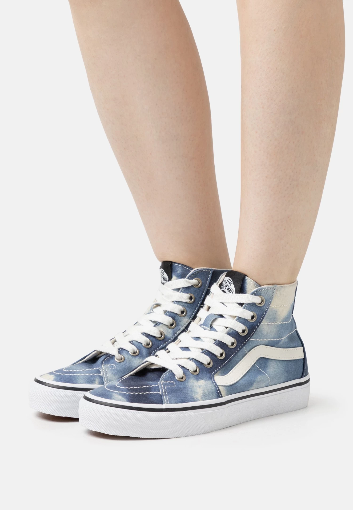 Vans Sk8-Hi Tapered Unisex - Sneakers Hoog - Bleach Wash Blue 1 Vans Sk8-Hi Tapered Unisex - Sneakers Hoog - Bleach Wash Blue