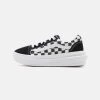 Vans Ua Old Skool Overt Cc - Sneakers Laag - Black/White