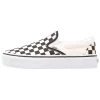 Vans Ua Classic Slip-On Platform - Instappers - Black/White